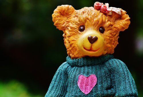 タートルニットを着たクマさん